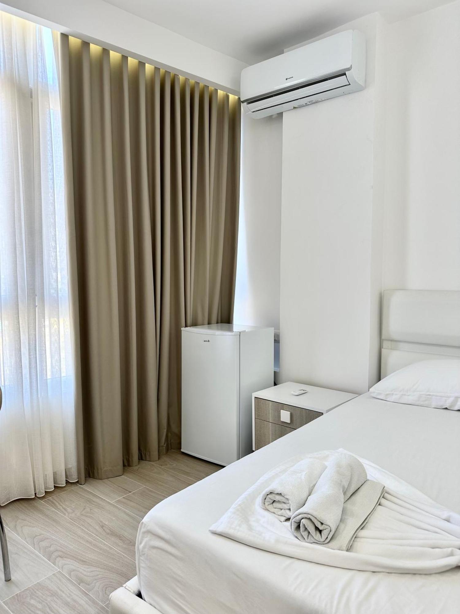 Al Mare Rooms Sarande Exterior photo